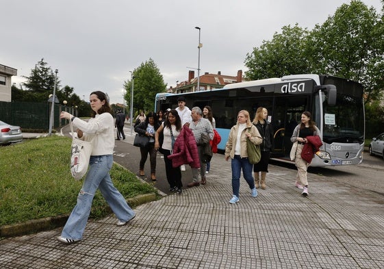 Transbordos en mayo por las obras de Adif entre Astillero y Orejo.