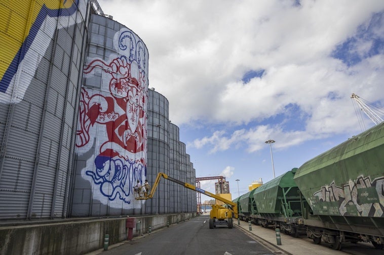 La obra de Boa Mistura dará continuación a la realizada por Antonio Gómez Bueno hace cinco año en los silos de la empresa familiar