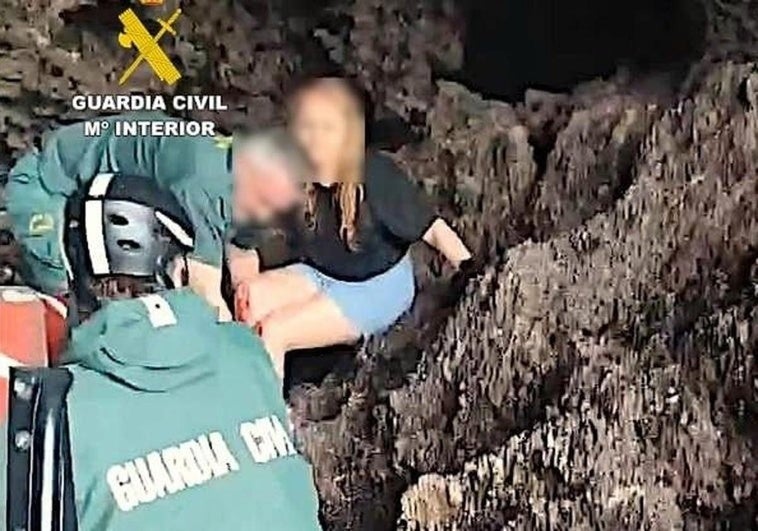 La mujer estuvo nadando en la zona del Faro del Caballo y no pudo regresar.