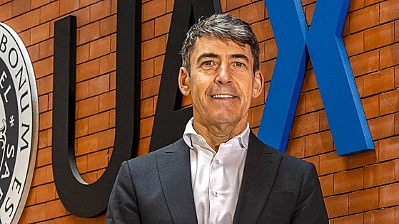 «España debe aspirar a construir una industria de educación que haga crecer el PIB del país»