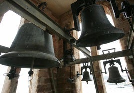 Imagen del campanario de la iglesia de Santa María de Castro Urdiales.