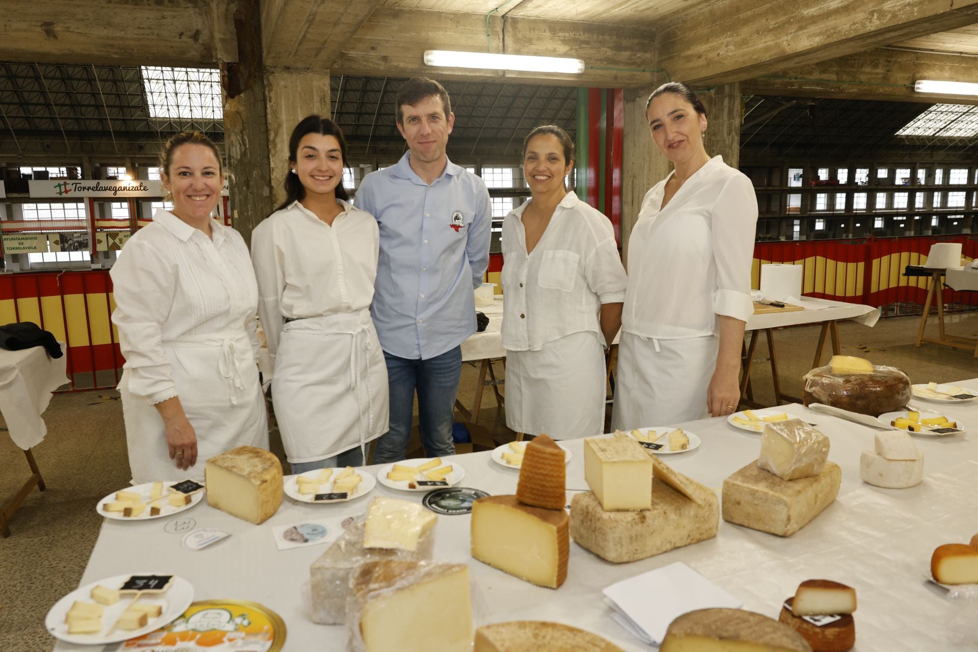 Equipo de facilitadores y de control, todos ellos de AFCA. Luz García, Carol Cantero, Lucía Flórez, Úrsula Diego y Abelardo Callejo.