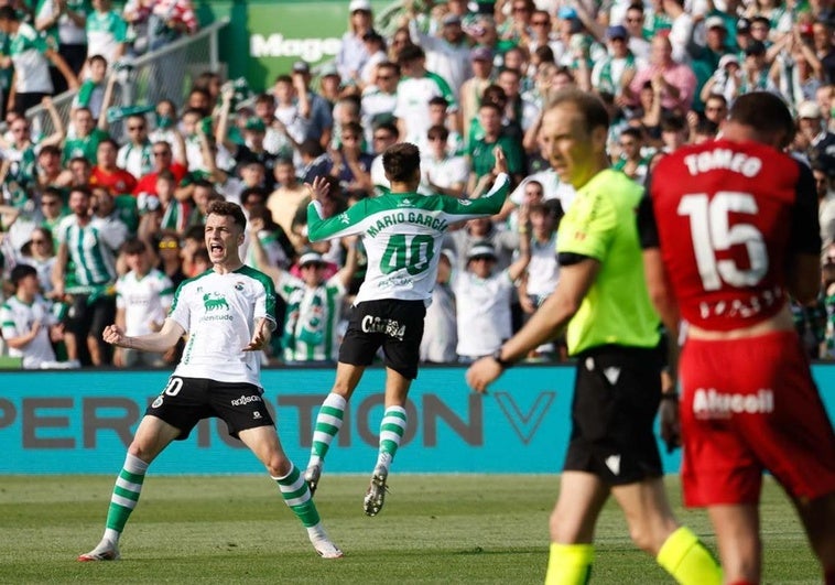 Íñigo Vicente y Mario celebran el empate