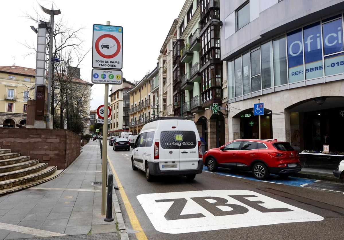 Torrelavega estrena la Zona de Bajas Emisiones, la primera de Cantabria