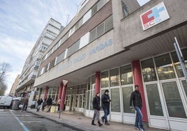 Entrada al centro de salud de Vargas, sede de la Gerencia de Atención Primaria.