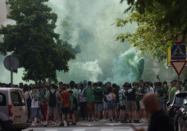 Los aficionados verdiblancos disfrutan de la previa en Miranda de Ebro