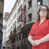 Rosa Mantecón, ayer viernes frente a la sede de CC OO en la calle Rualasal, en Santander.