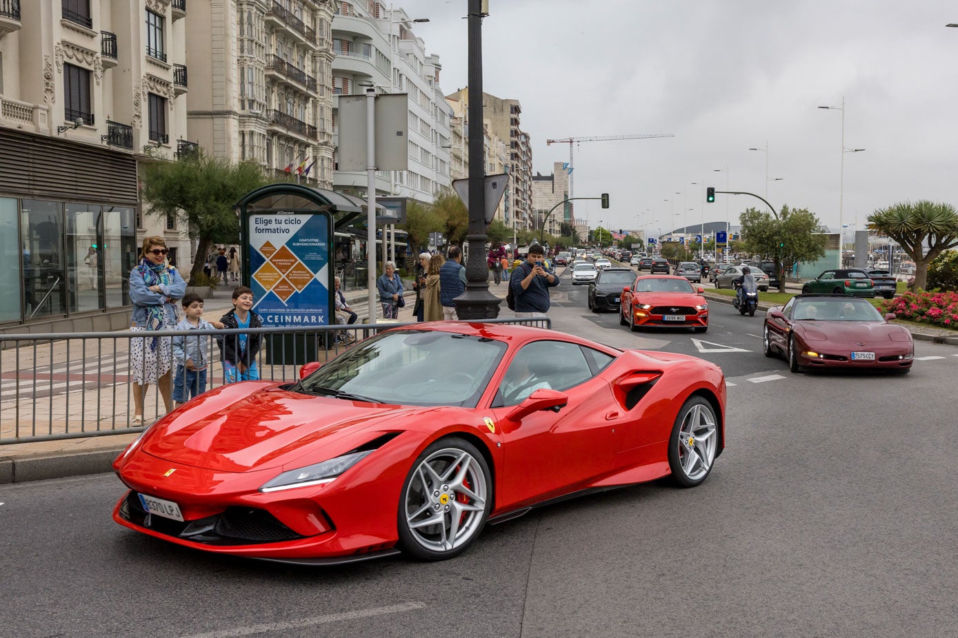 Ferrari F8 tributo a su paso por Castelar.