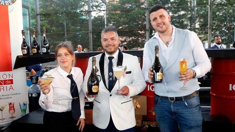 Laura Merino, Borja Gutiérrez y Alejandro Merino.