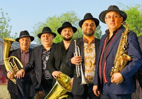 Fanfare Ciocarlia, una de las brass bands más reconocidas del mundo, protagoniza la programación musical de julio.