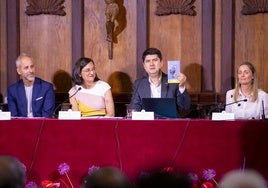 Sergio Silva, Conchi López, Javier García y Rosa Martín, durante la ceremonia de apertura en la iglesia de Santa María de Laredo.