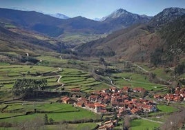 Vista aérea de Carmona, en Cabuérniga.