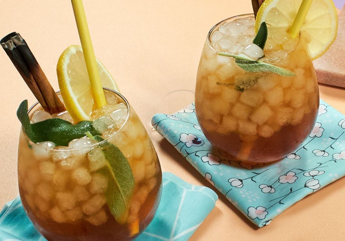Un refrescante té helado de limón.