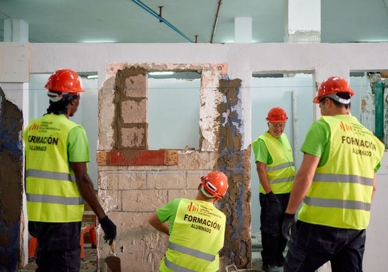 Alumnos formándose en la Fundación Laboral de la Construcción.