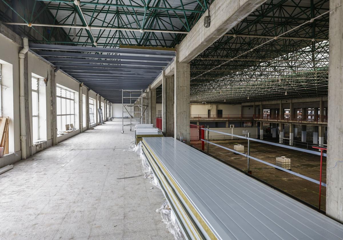 La construcción de los nuevos vestuarios, en proceso.