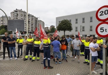 Trabajadores de la empresa de ambulancias Diavida, durante la concentración.