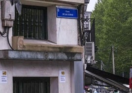 La antigua calle Alcázar de Toledo es, desde el 21 de abril, Cuesta de las Ánimas.