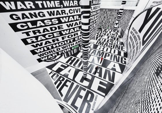 Barbara Kruger. 'No Comment'. Vista de la exposición, ARoS Aarhus Kunstmuseum, Aarhus, 29 de noviembre, 2024–21 de abril, 2025.
