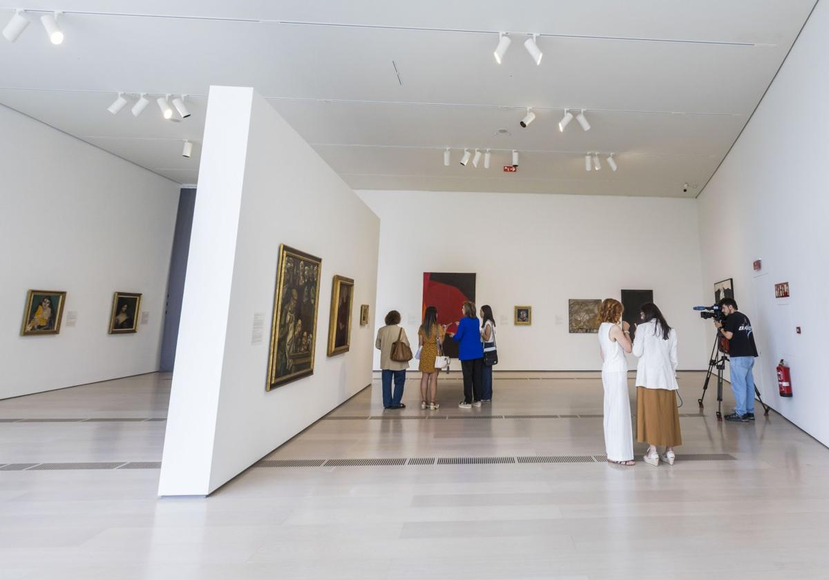 Vista general de la sala, en la primera planta del Centro Botín, que muestra con caracter permanente 17 obras de la colección de Jaime Botín.