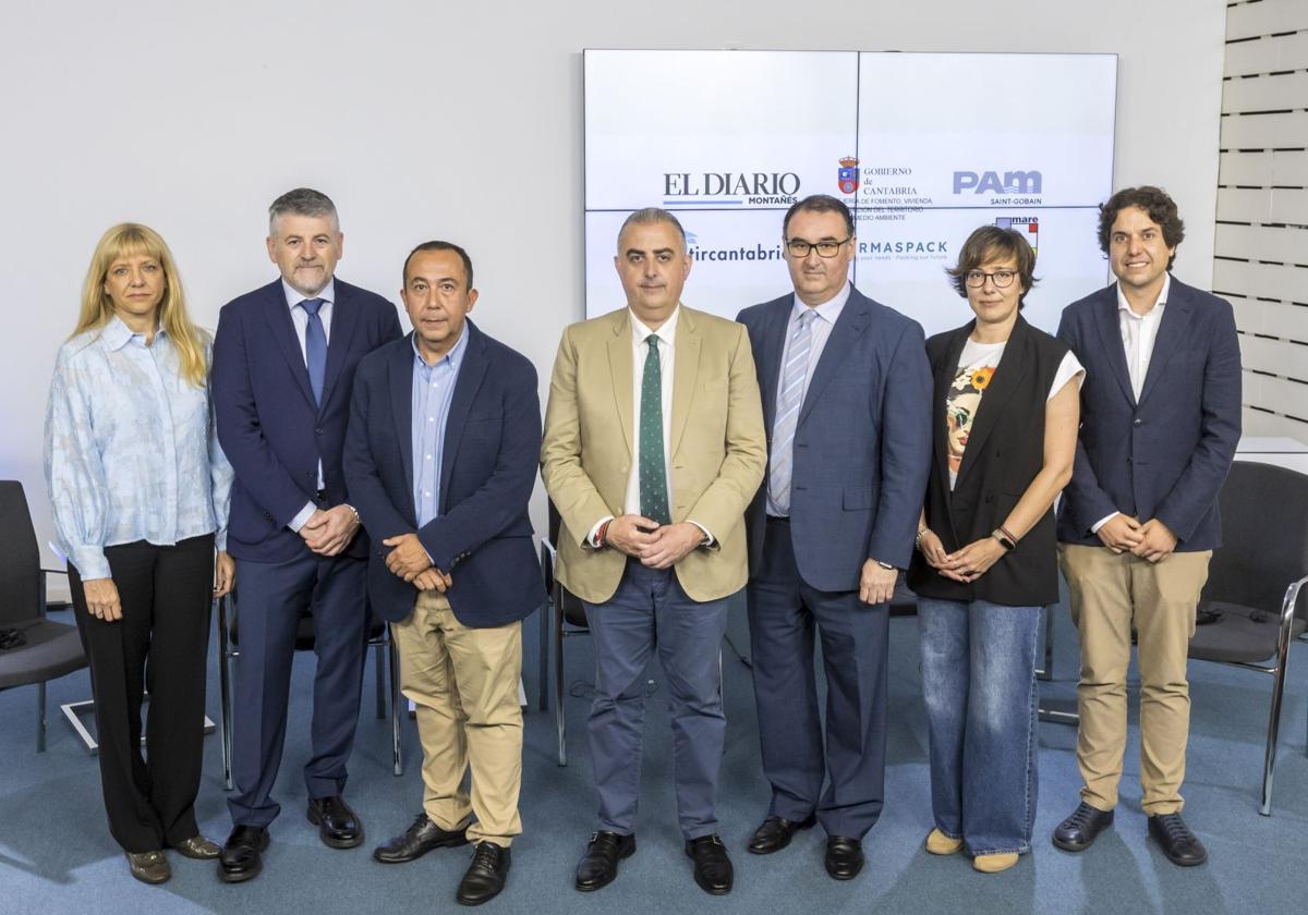 De izq. a dcha. Ana Lorena Esteban, Joaquín Pérez, Carlos Fernández, Roberto Media, Alberto Quijano, Isabel Sarabia y Diego Ruiz.