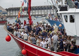 La procesión marítima, en festividades pasadas.