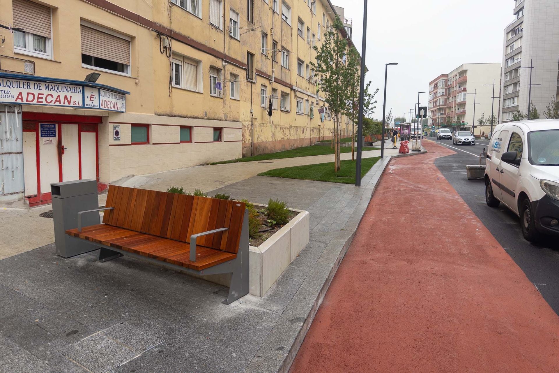 La idea del proyecto es calmar el tráfico y que la zona sea más 'amigable' para paseantes y ciclistas. Y es que habrá un carril bici. 