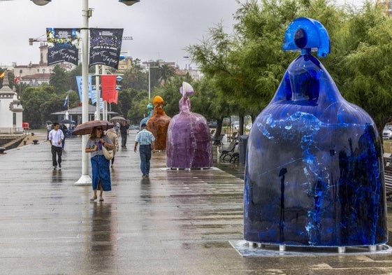 Cuatro icónicas obras de resina cristalina se exhiben en el Muelle Calderón.