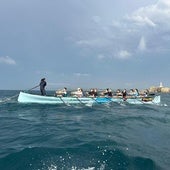 Entrenamiento en Santander a bordo de la trainera de Vilaxoán.