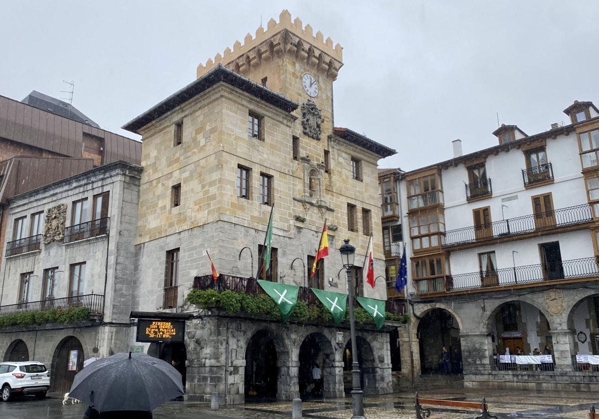 Vista de la Casa Consistorial de Castro Urdiales.