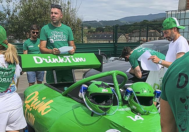 Los autos locos congregaron a numeroso público.