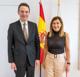 Imagen principal - Enagás presenta a Buruaga el Plan de Participación para desarrollar la red de hidrógeno en Cantabria