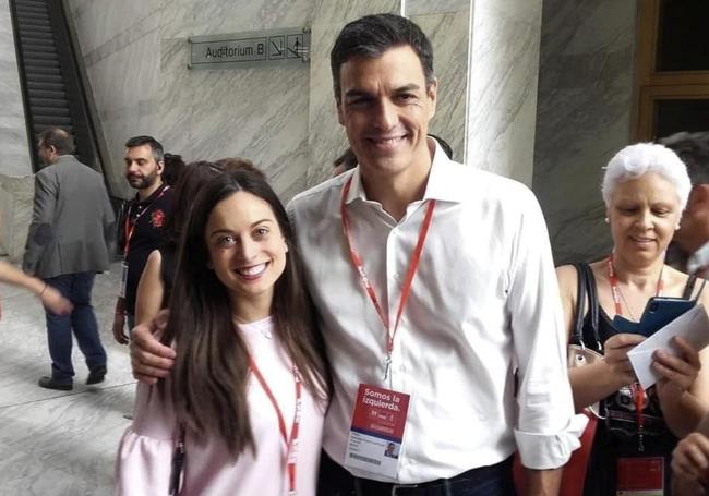 Carmen González con Pedro Sánchez en una imagen de archivo.