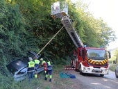 Un herido al salirse de la vía un coche en Vega de Soba