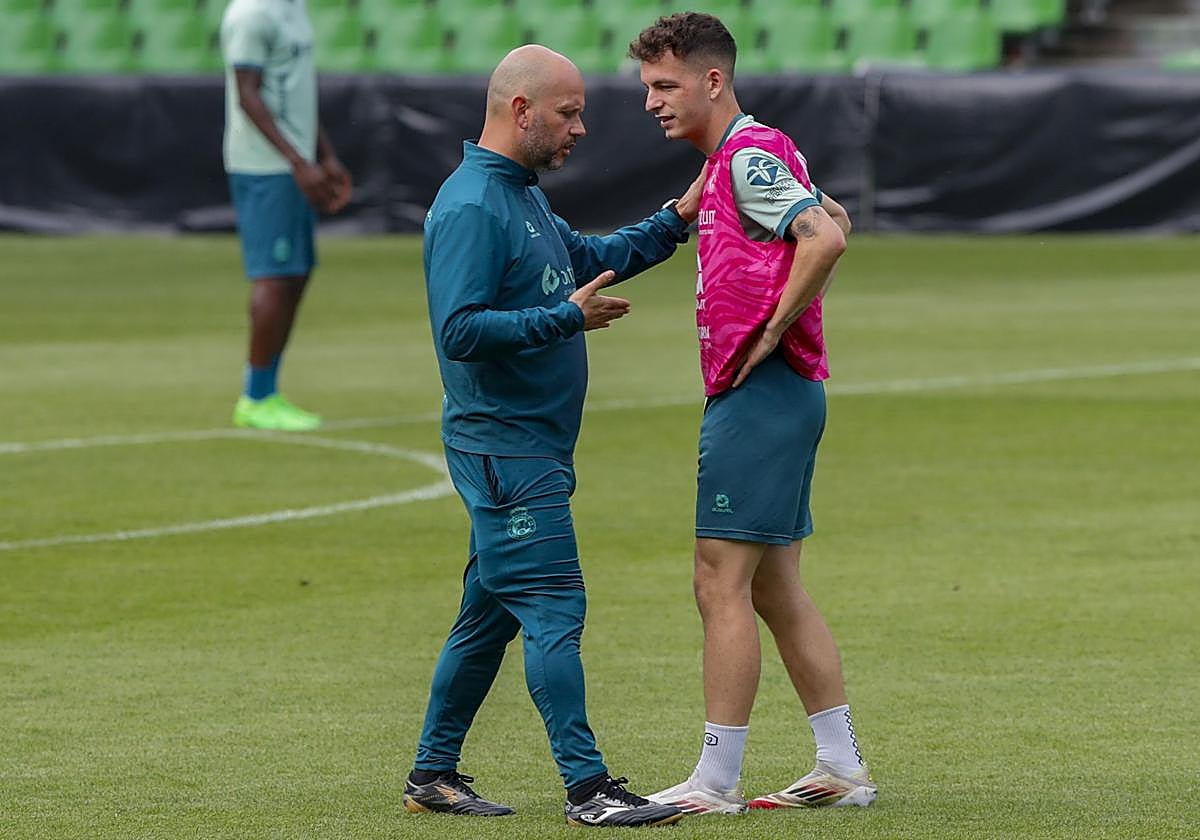 José Alberto e Íñigo Vicente, en un entrenamiento de la temporada pasada.