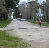 El terreno sobre el que se hará el área para autocaravanas, frente al campo de golf de Mataleñas.