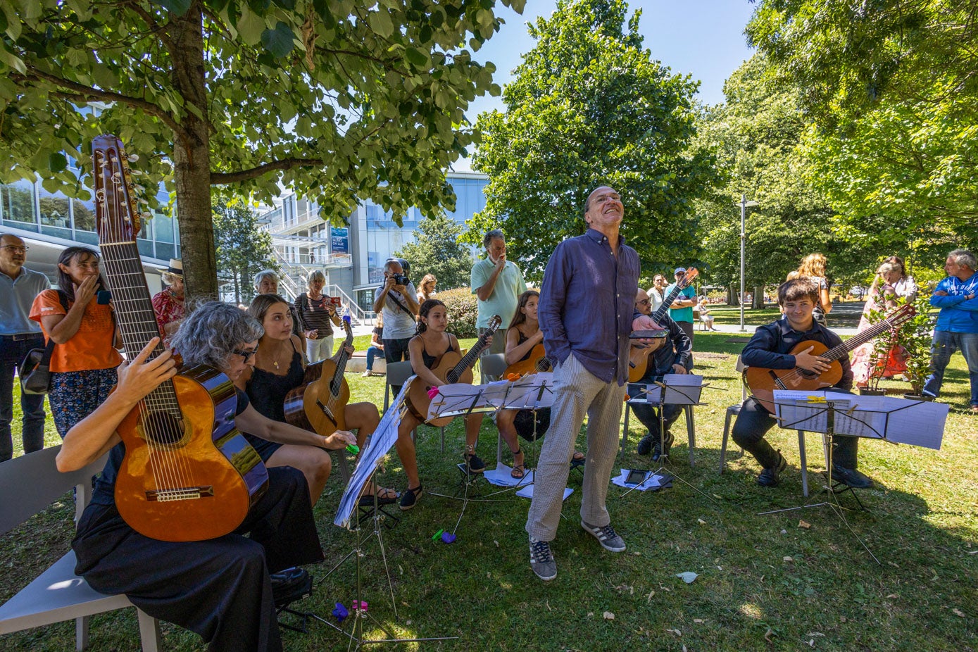 Eugenio Ampudia agradeció la participación en este «singular» concierto.