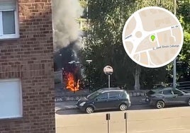 Una furgoneta del servicio de limpieza PreZero se incendia en la Avenida de Los Castros