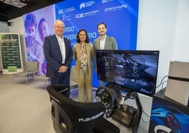 El consejero de Industria, Empleo, Innovación y Comercio del Gobierno de Cantabria, Eduardo Arasti, la rectora de la Universidad de Cantabria, Concepción López y el director del programa PlayStation Talents, Gonzalo Guirao