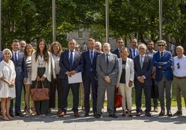 Participantes en la concentración celebrada este viernes en La Salesas de Santander.
