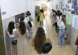 Los aspirantes en el IES Augusto Linares.