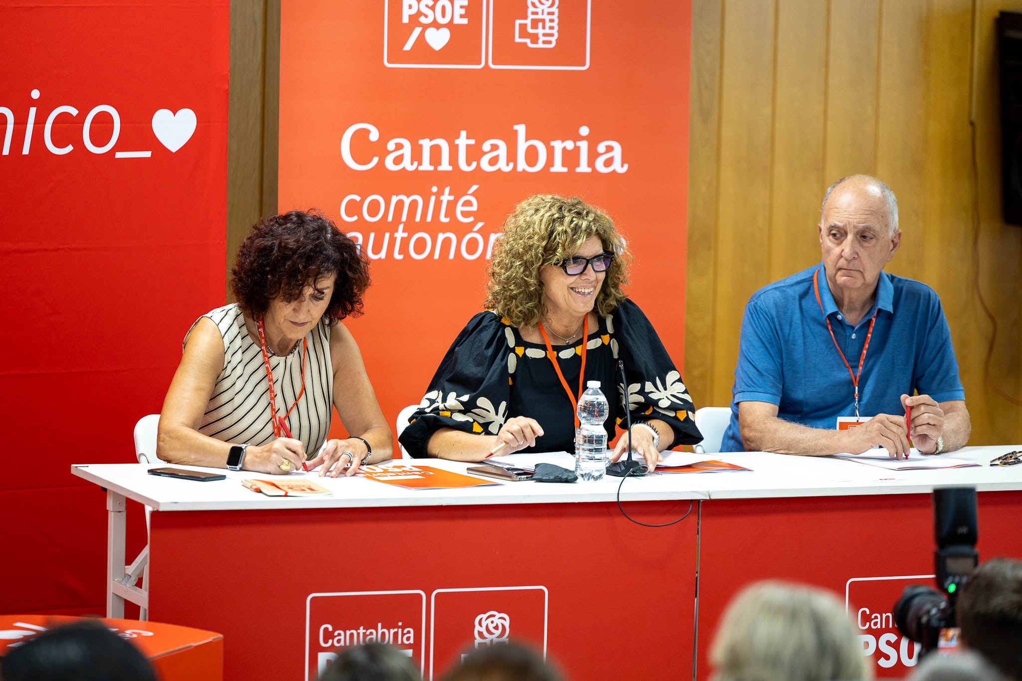 Integrantes de la mesa que se encargó de presidir el comité.