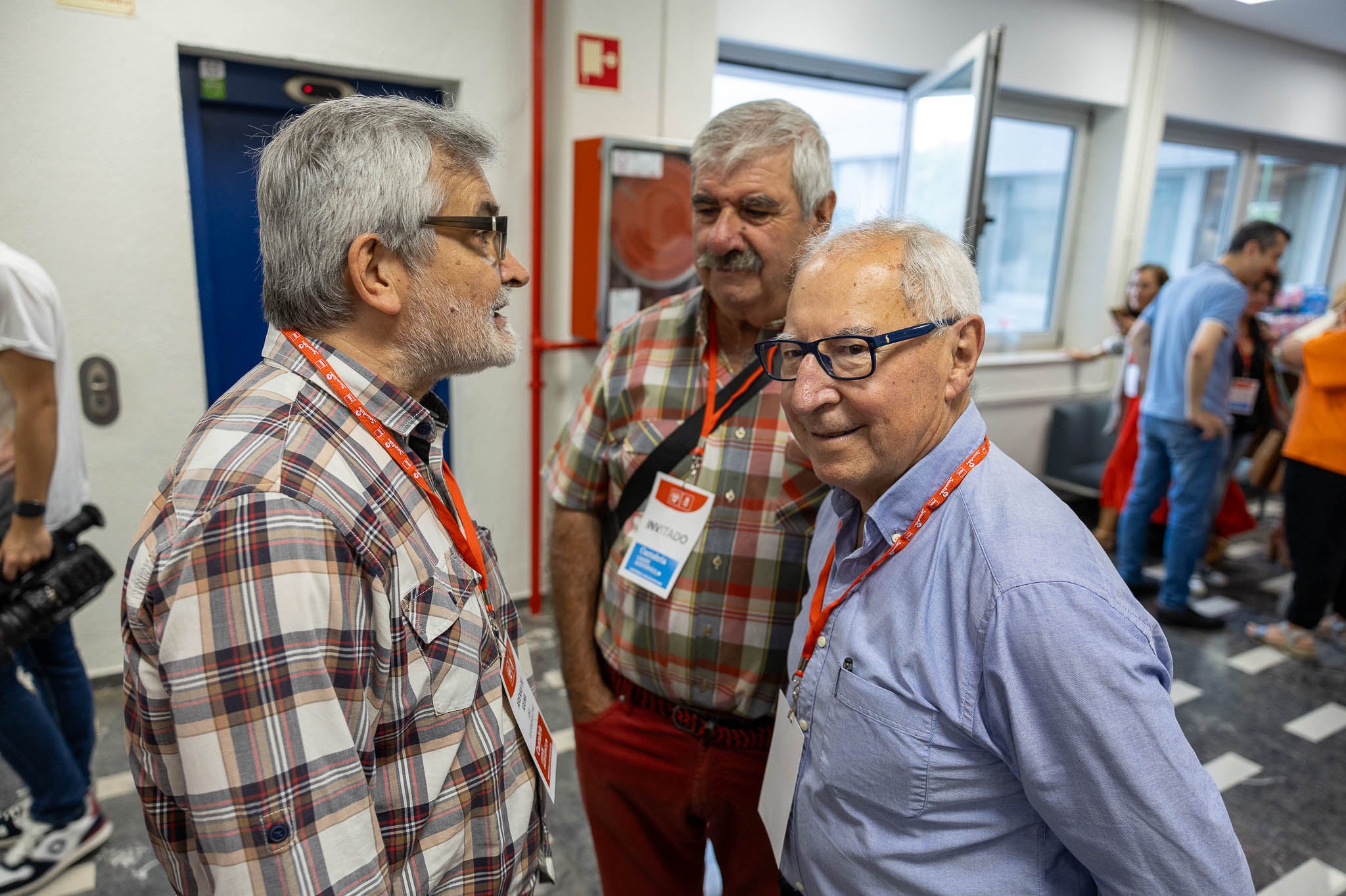 Pepe Guerrero y Miguel Ángel Palacio junto a otro militante.