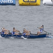 La trainera de Astillero, durante la regata en San Sebastián.
