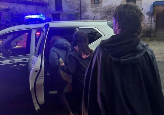 Imagen de la evacuación de los campamentos en patrullas.