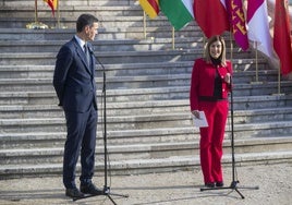 Buruaga junto a Pedro Sánchez en la Conferencia de Presidentes celebrada en Snatander el pasado mes de diciembre