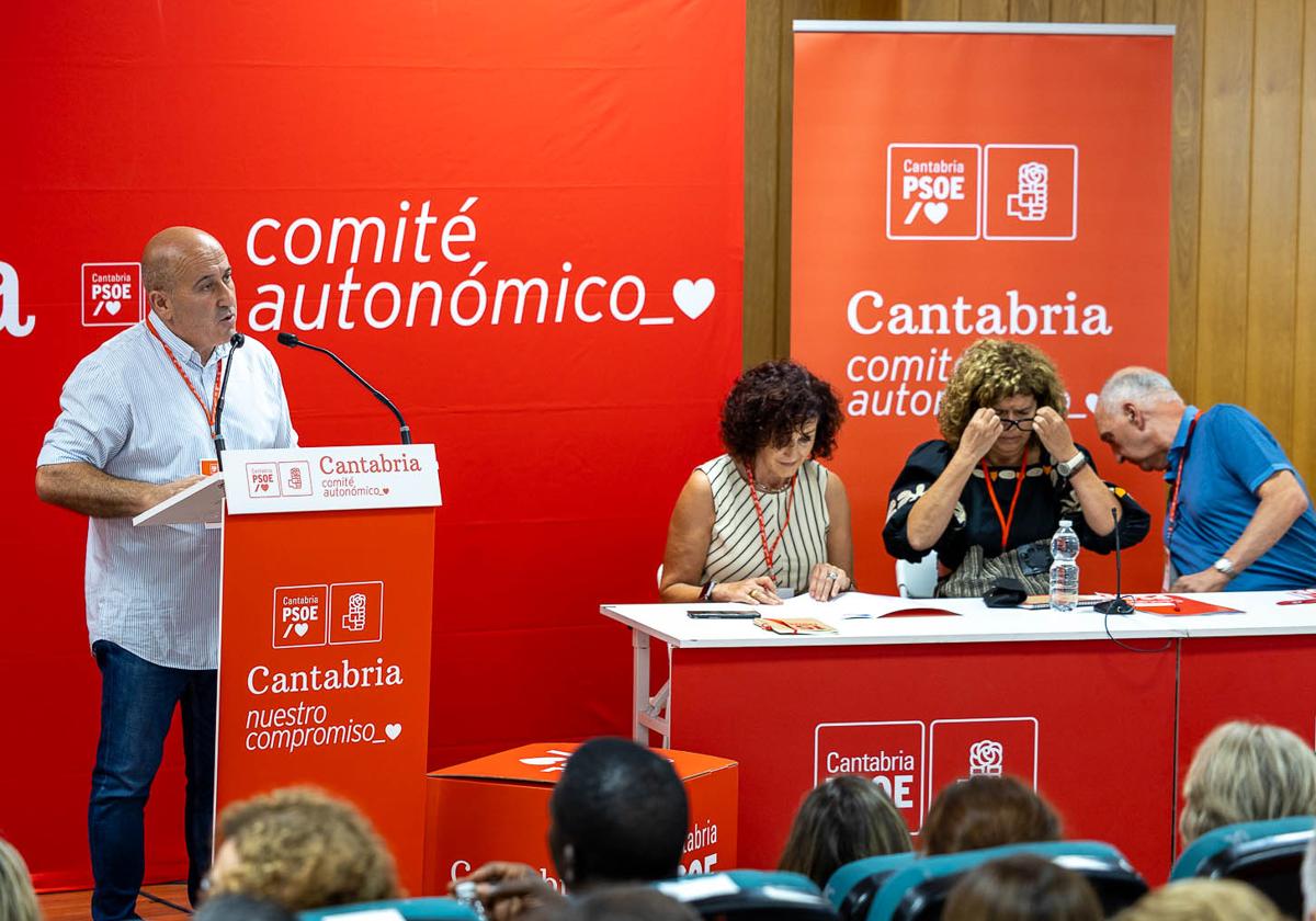 El secretario de Organización, Agustín Molleda.