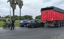 Accidente en la rotonda de Nueva Montaña, al lado de El Corte Inglés