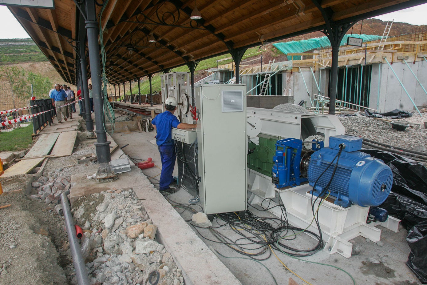 Otro momento de la construcción de la estación.