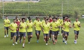 Los jugadores del Racing, en sus primeras carreras de la pretemporada.