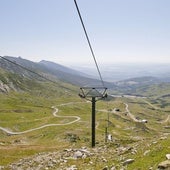 Una de las pistas de la estación de Alto Campoo durante una jornada de verano.